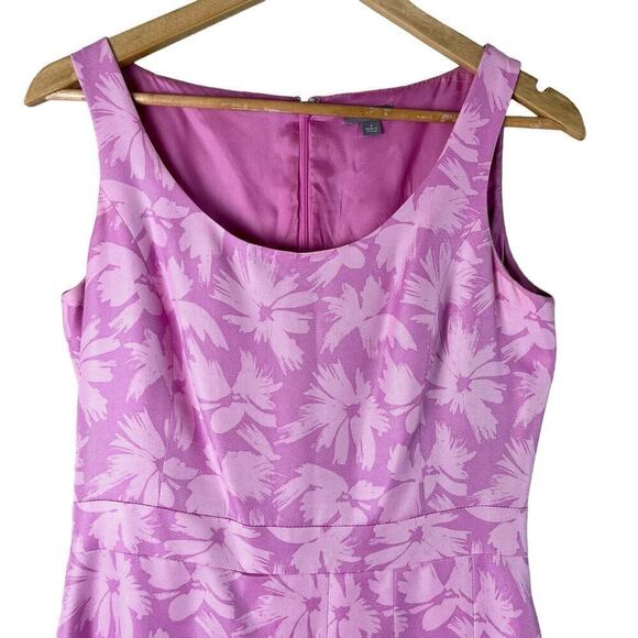 Ann Taylor Silk‎ Fit and Flare Pleated Dress in Pink Florals, Size 4 - Picture 2 of 11